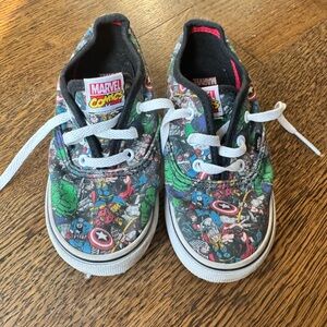 Vans Kids Sneakers - Marvel Comic Print